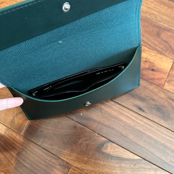 New In Case Women’s Lacoste L6002S Rectangle Sunglasses - Picture 4 of 4